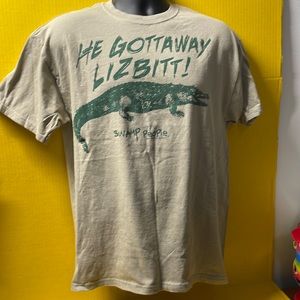 Swamp people He GottAway Lizbitt Short sleeve T-shirt. Preowned great condition